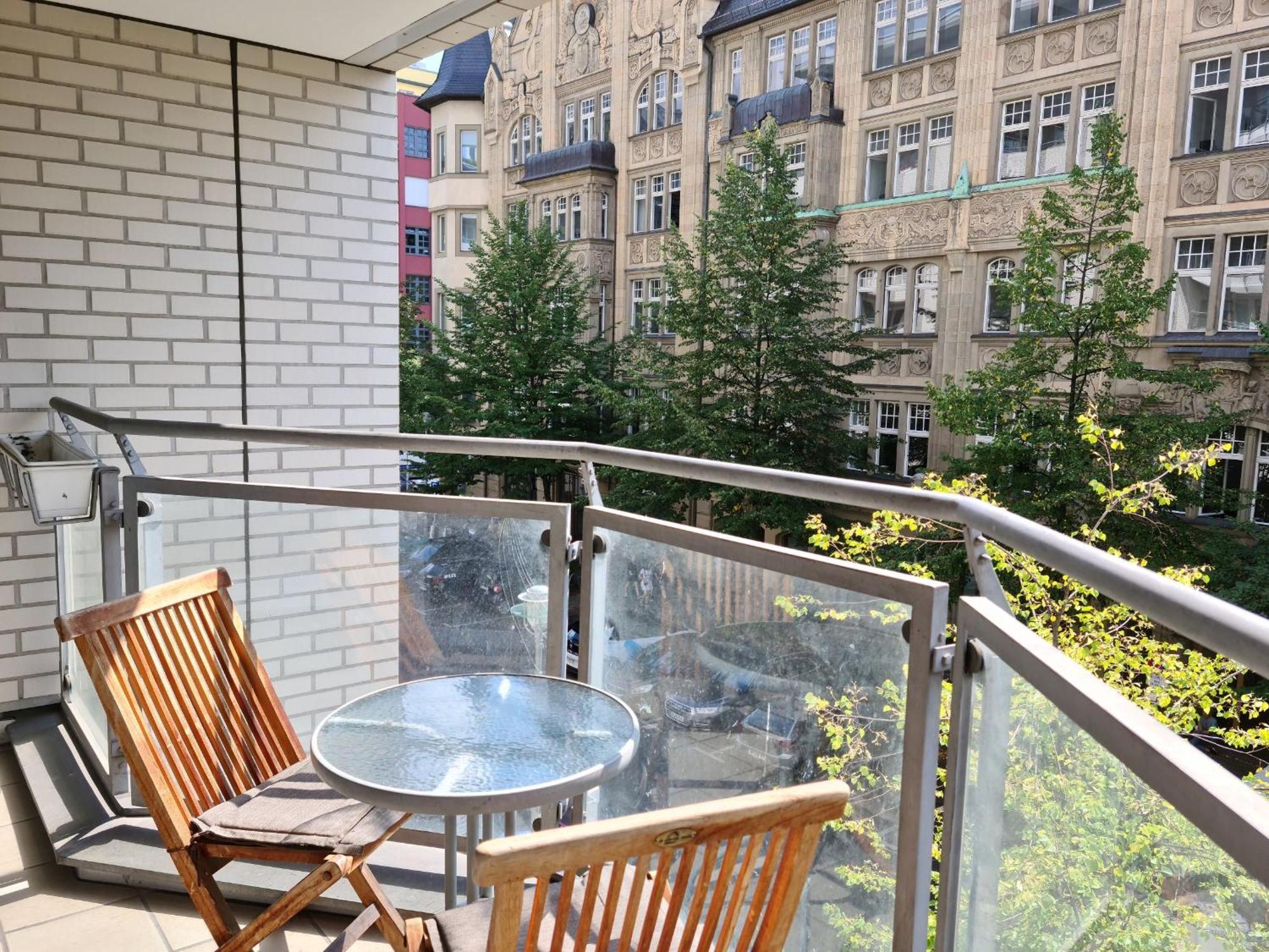 Topdomizil Checkpoint Plaza Apartamento